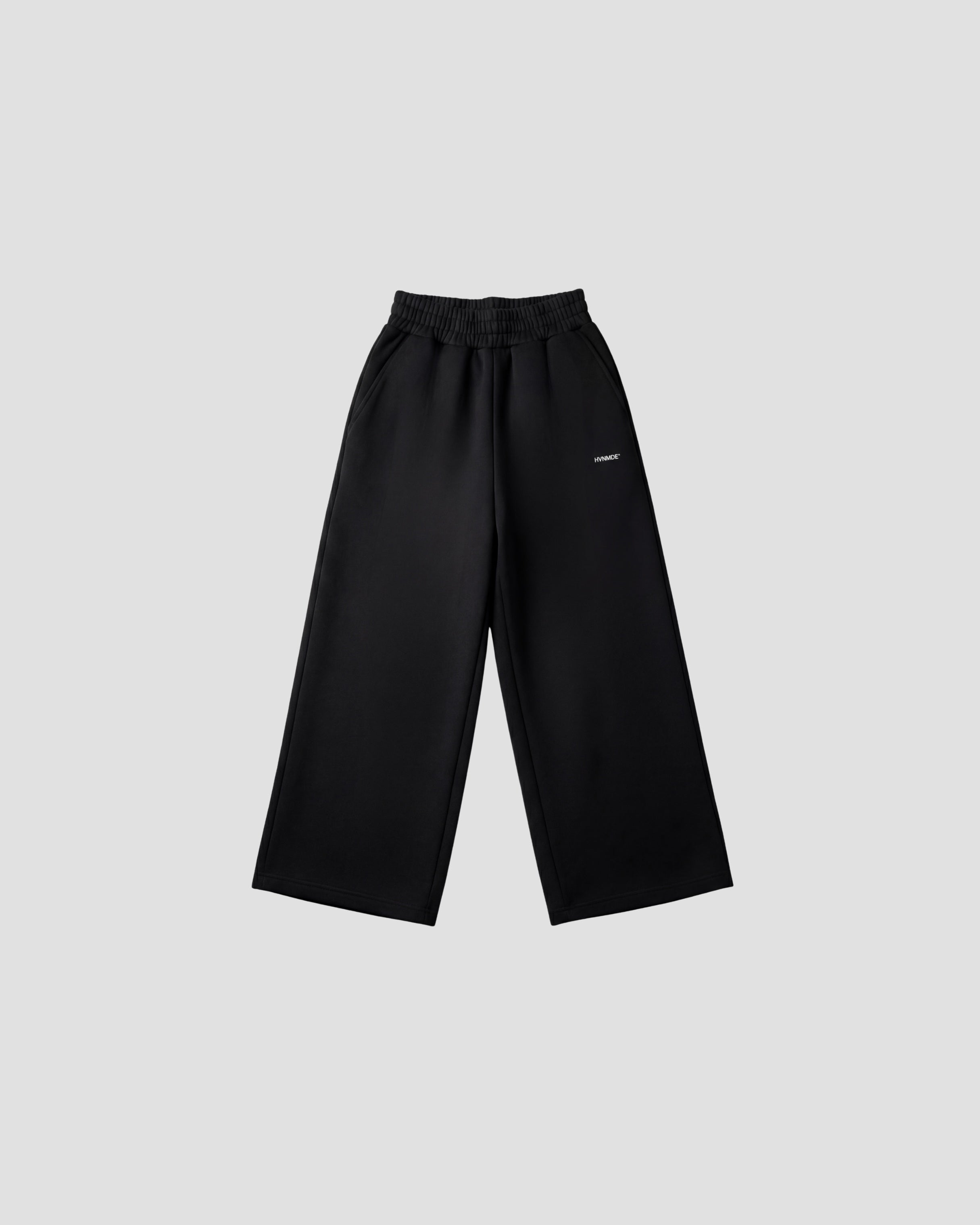 V2 Set Deep Black — sweatpants flatlay
